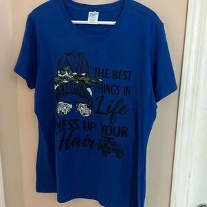 (14) NWT  tshirt